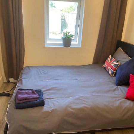 Stunning Twickenham Rugby Studio Flat Teddington Extérieur photo