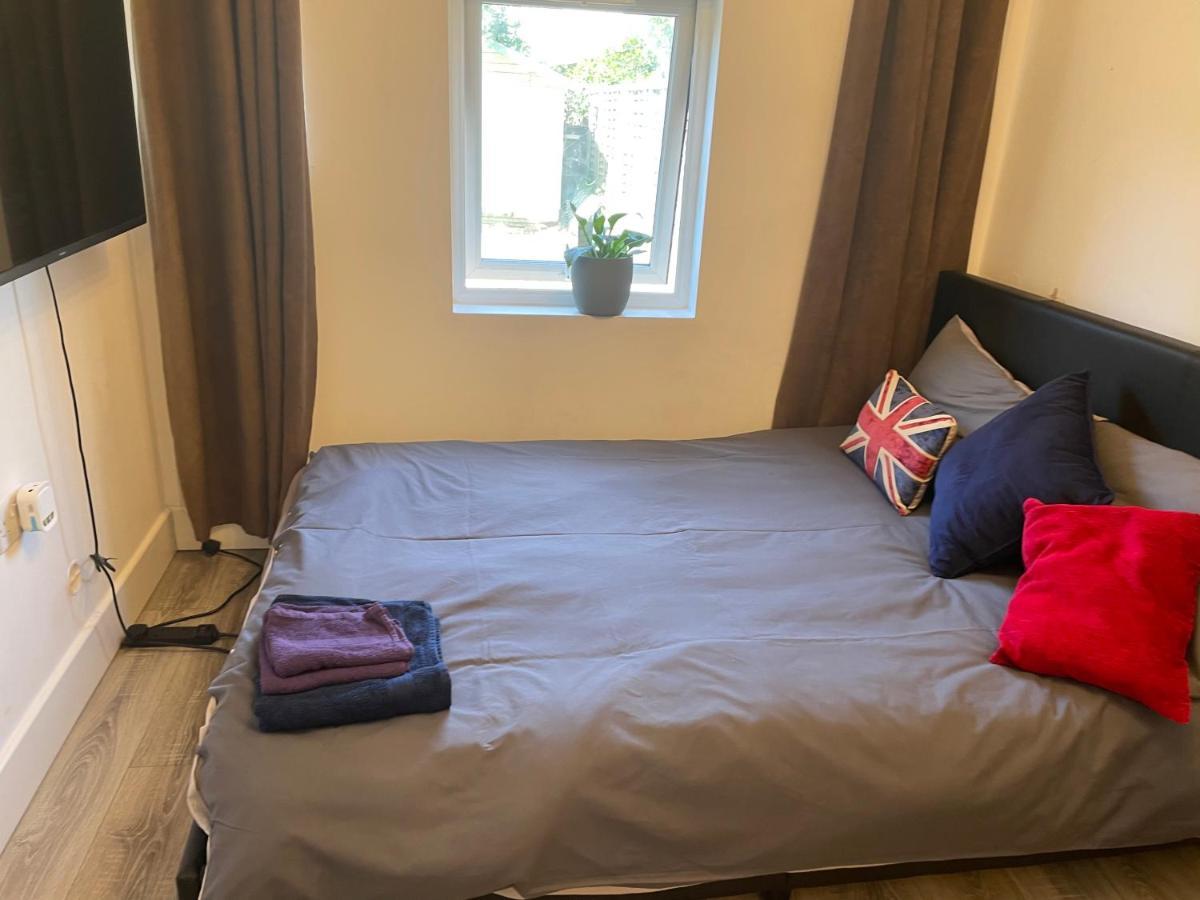 Stunning Twickenham Rugby Studio Flat Teddington Extérieur photo